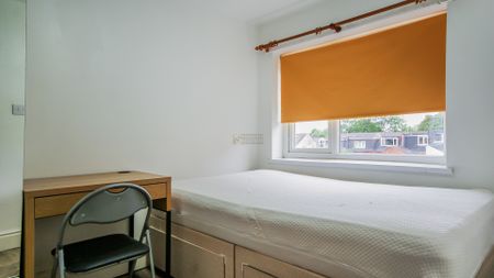 135 Hubert Road - Photo 2