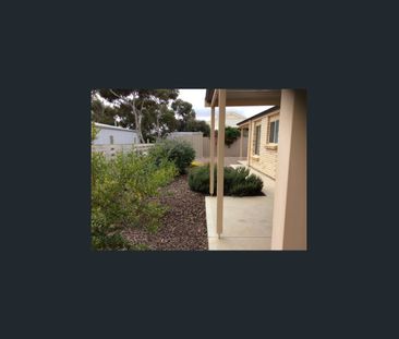 Charming 3-Bedroom Home in an Excellent Location - Photo 5