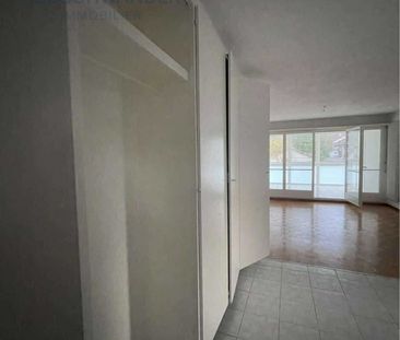 Close to transport links and bright - Photo 5