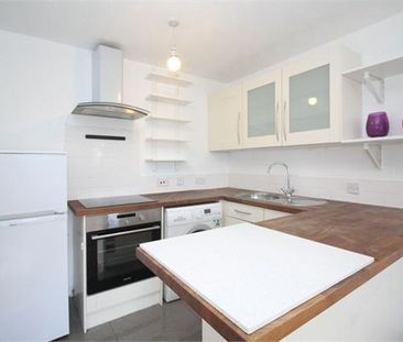 2 bedroom maisonette to rent - Photo 4