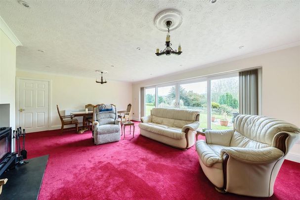 3 bedroom bungalow to rent - Photo 1