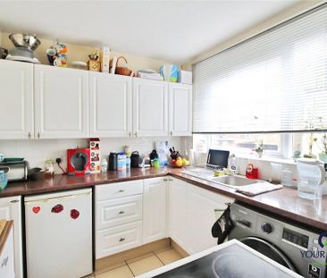 2 bedroom maisonette to rent - Photo 4