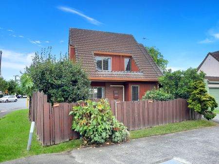 Comfortable Well Presented Family Home - Photo 5