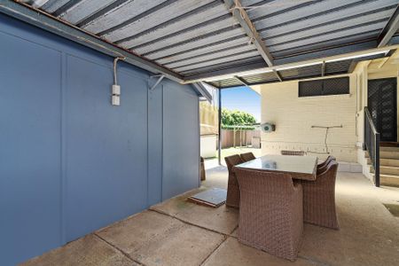 Family home near Liverpool amenities - Photo 3