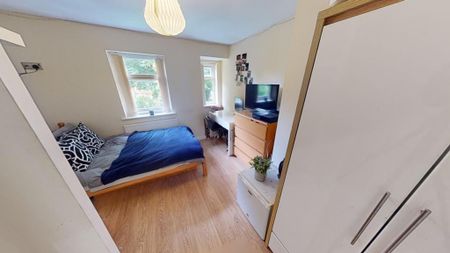 4 bedroom terraced house to rent - Photo 5