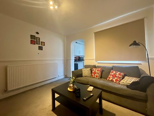 2 bedroom Mid Terraced House to let - Photo 1