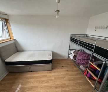 Room in a Shared Flat, Walkynscroft, SE15 - Photo 3