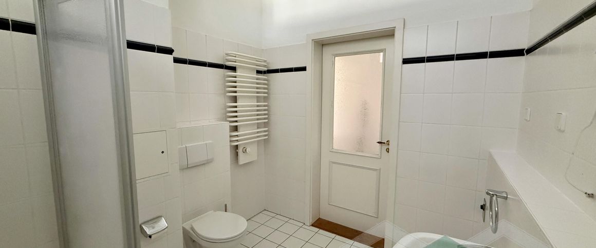 ** Zentrum-Nordwest * Großzügige 2-Zimmer-Whg. mit Wanne, Parkett und Abstellraum * Lift ** - Foto 1