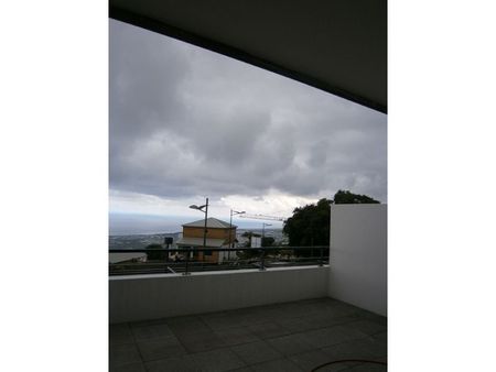 Location Appartement 2 pièces 43m² ST DENIS 97400 - Photo 3