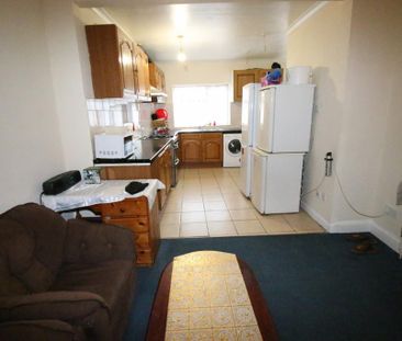 House share to rent - Photo 4