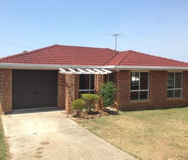 3 Bedroom Family Home - Photo 3