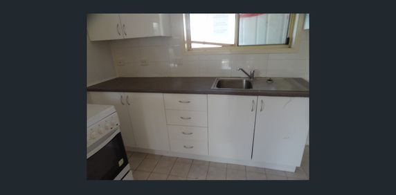 LOCATION ! LOCATION ! - Photo 2