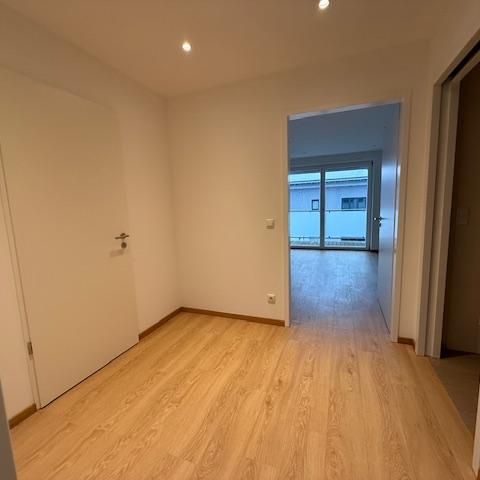 Zentrale 2 Zimmer Wohnung mit großem Südbalkon - Photo 1