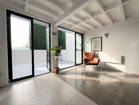 Chic city living - Photo 4