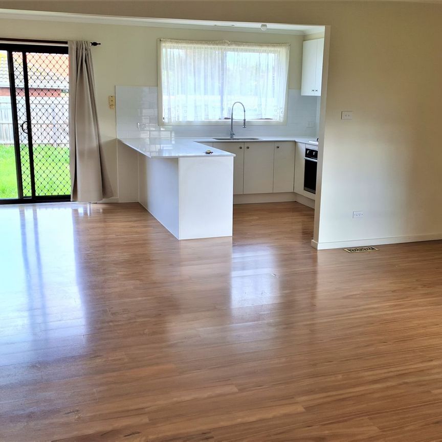 Charming 3-Bedroom Home in Altona Meadow - Photo 1