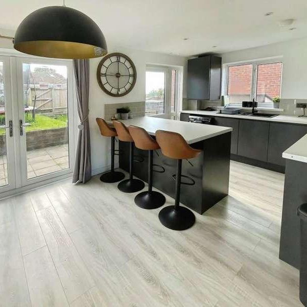 Maes Ty Canol, Baglan, Port Talbot, SA12 - Photo 1
