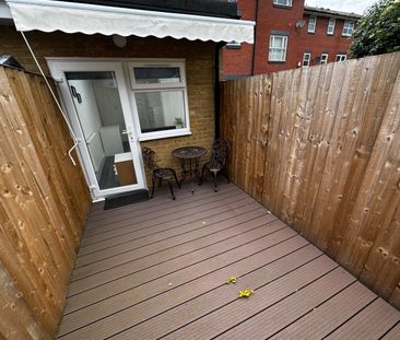 5 Bed Detached House, Greenland Mews, SE8 - Photo 4