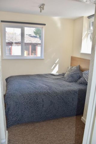 Bournemouth Raleigh Road Wallisdown, BH12, Dorset - Photo 4