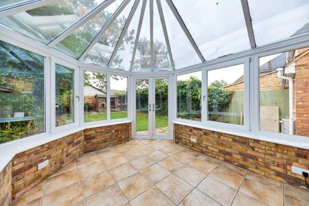 3 bedroom link detached house to rent - Photo 3