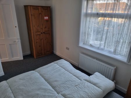 Room in a Shared House, Parthenon Drive, L11 - Photo 2