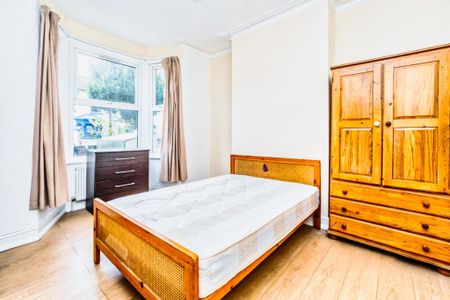 5 bedroom terraced house to rent - Photo 2