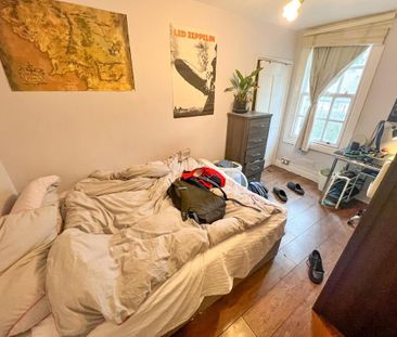 8 bedroom private hall to rent - Photo 4