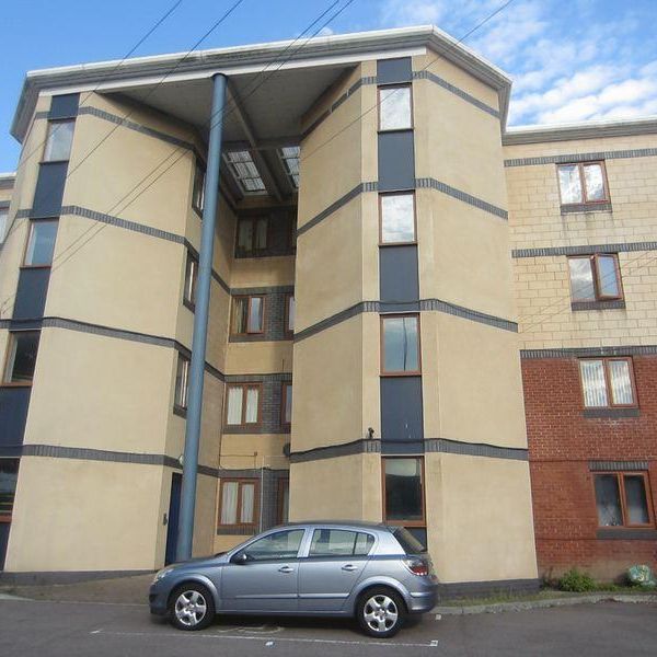 Cowbridge Road West, Cardiff - Photo 1