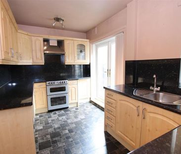 3 bedroom semi-detached house to rent - Photo 3