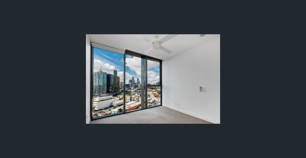 Story Bridge views: metro lifestyle in thriving entertainment hub - Photo 1