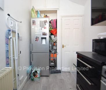 2 bedroom terraced house to rent - Photo 6
