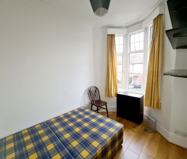 Berkshire Gardens, N13 6AB, Palmers Green - Photo 6