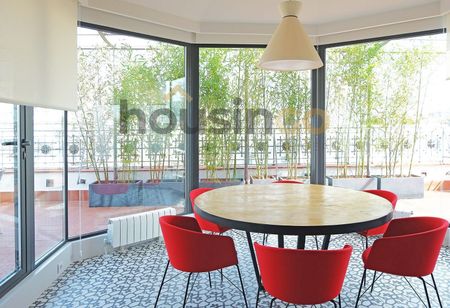 Penthouse for rent in Madrid (Centro) - Photo 3