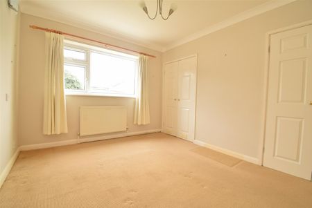 Hollingthorpe Road, Hall Green, Wakefield - Photo 2