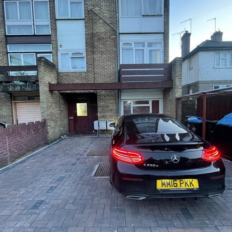 1 bedroom in a house share to rent - Photo 1