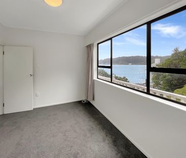 Spectacular Views in Hataitai - Photo 4