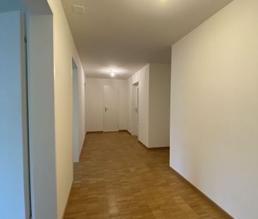 Generous and light-flooded apartment in a quiet location! - Photo 4