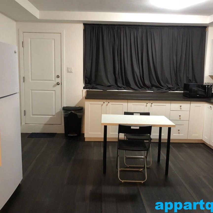 Montréal – Côte-des-Neiges – Place Lucy – Beautiful 1 bedroom apartments for Rent - Photo 1