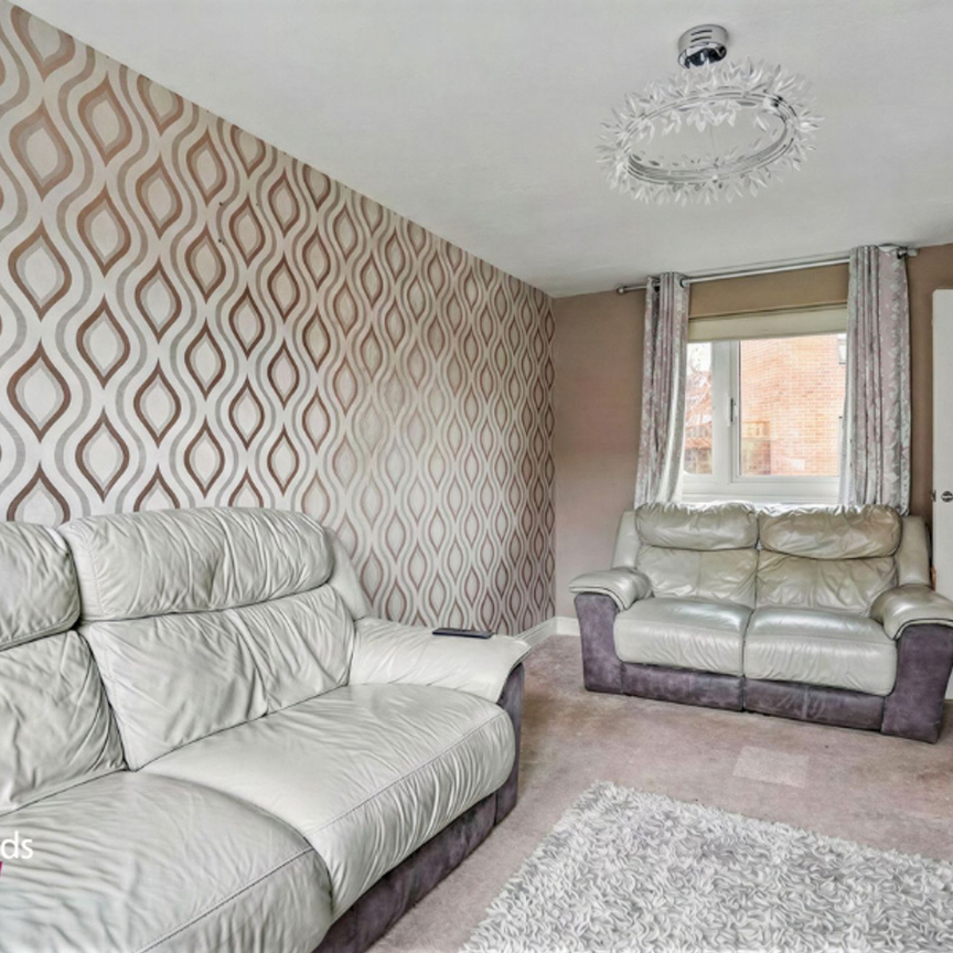 2 bed end of terrace house to rent in Trinity Way, Maidstone, ME15 - Photo 1