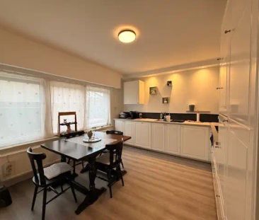 Instapklare gezinswoning met 3 slaapkamers en 2 parkeerplaatsen. - Photo 6