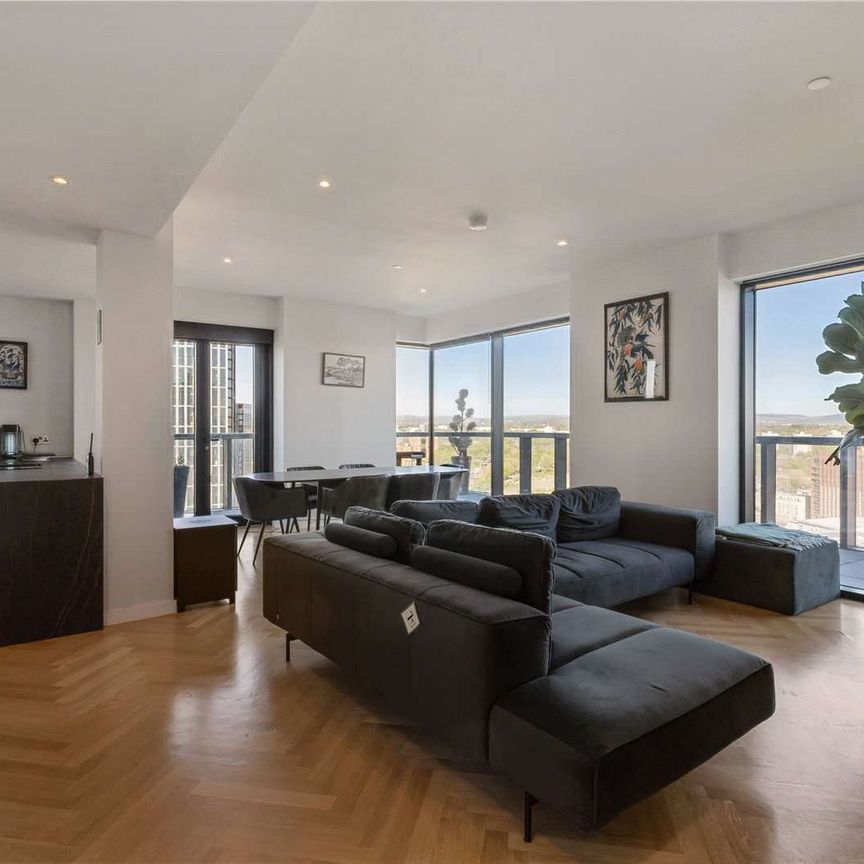 AVAILABLE NOW! | Allocated Parking | Fully Furnished Penthouse | Three Double Bedroom | Three Bathroom | Concierge, Resident's Onsite Gym & Other Amenities - Photo 1