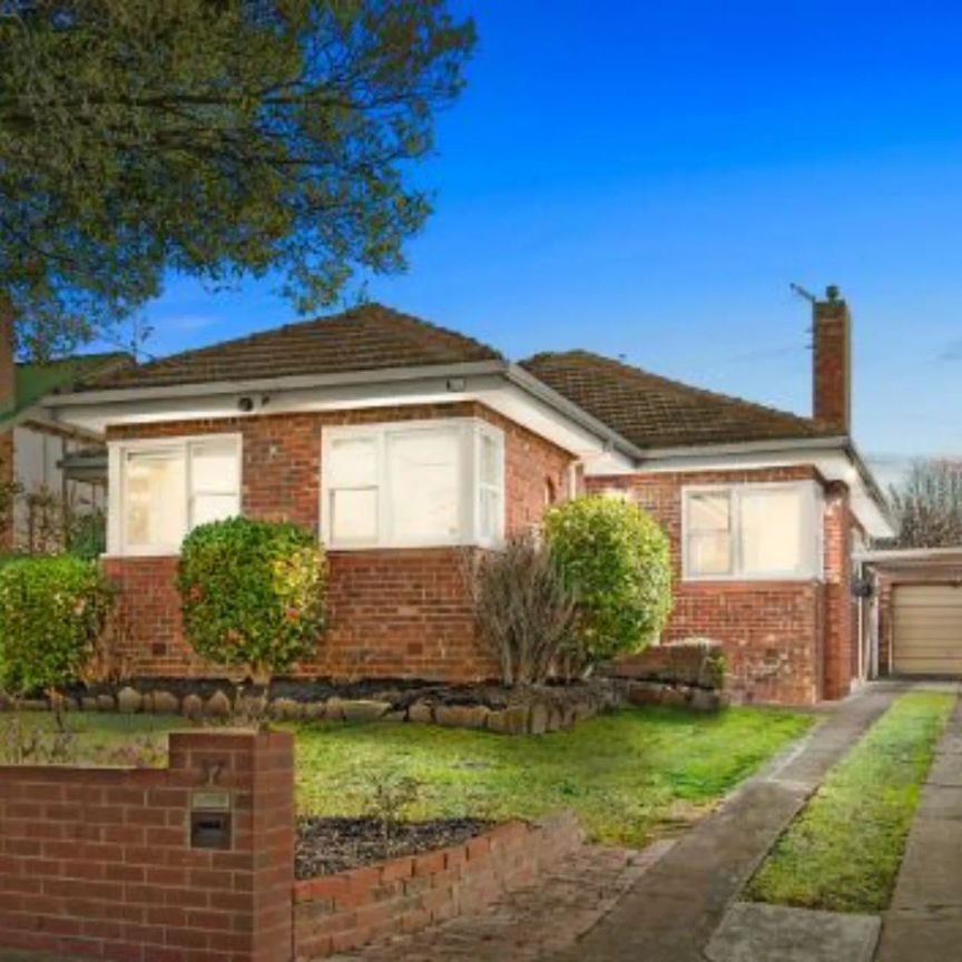 37 Clota Avenue, Box Hill. - Photo 1