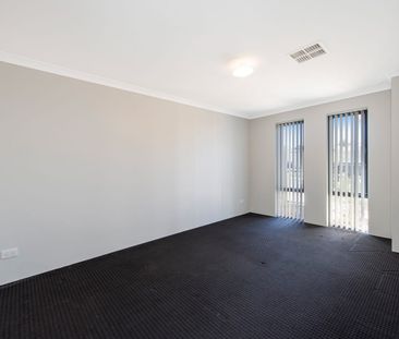 Contemporary 3-Bedroom Living Close to Everything - Photo 3