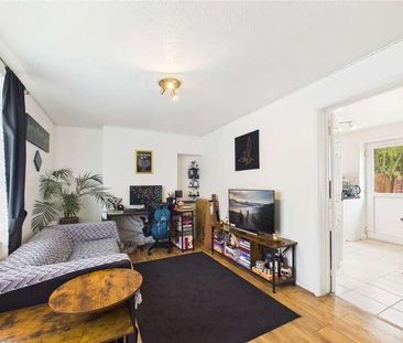 Skyllings, Newbury, Berkshire, RG14 - Photo 1