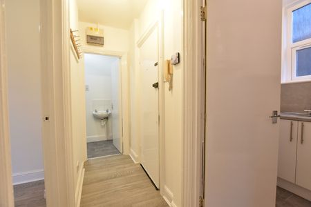 1 Bed Flat, Crescent Road, LU2 - Photo 2