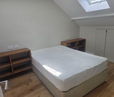 1 Bed Flat, East Sheen, SW14 - Photo 5