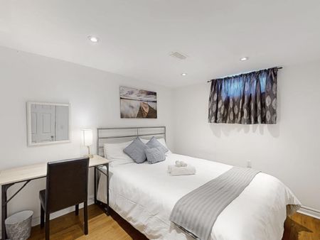 For Lease - 257 Cherokee Boulevard, Toronto, Ontario - Photo 4
