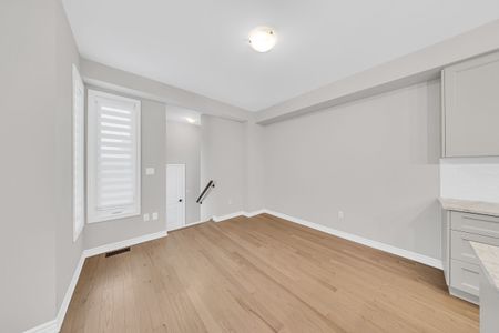 For Lease - 489 Twin Streams Road, Whitby, Ontario - Photo 2