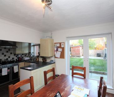 Second Avenue, Bury - Photo 3