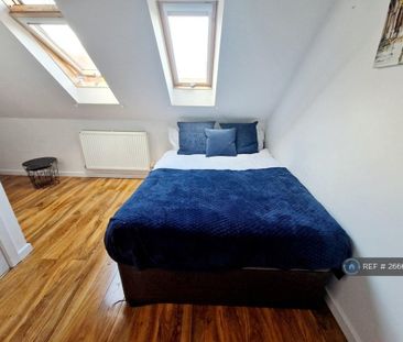 1 bedroom in a house share to rent - Photo 2