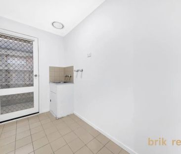 “Newly Renovated-Close to Craigieburn Station!” - Photo 3
